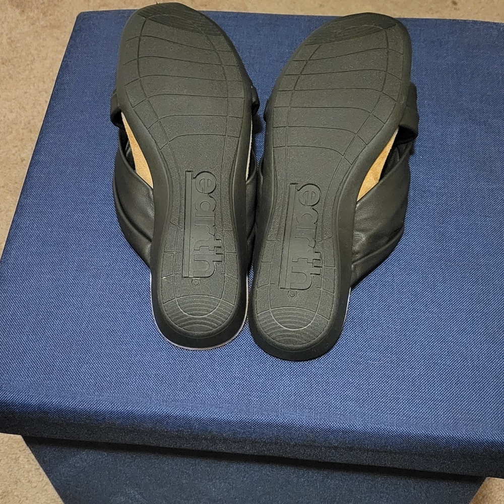 Earth Origins Slip-on Sandals - Picture 4 of 6